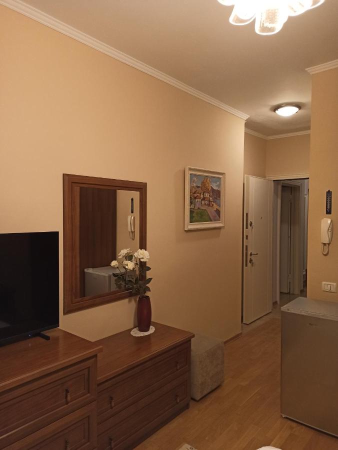 Home Sweet Rental Tirana Esterno foto